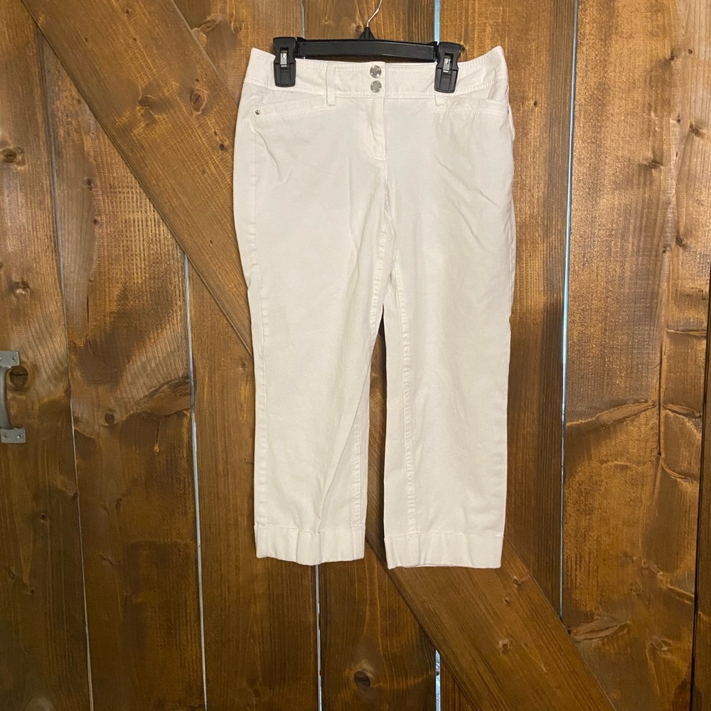 White House Black Market crop size 00